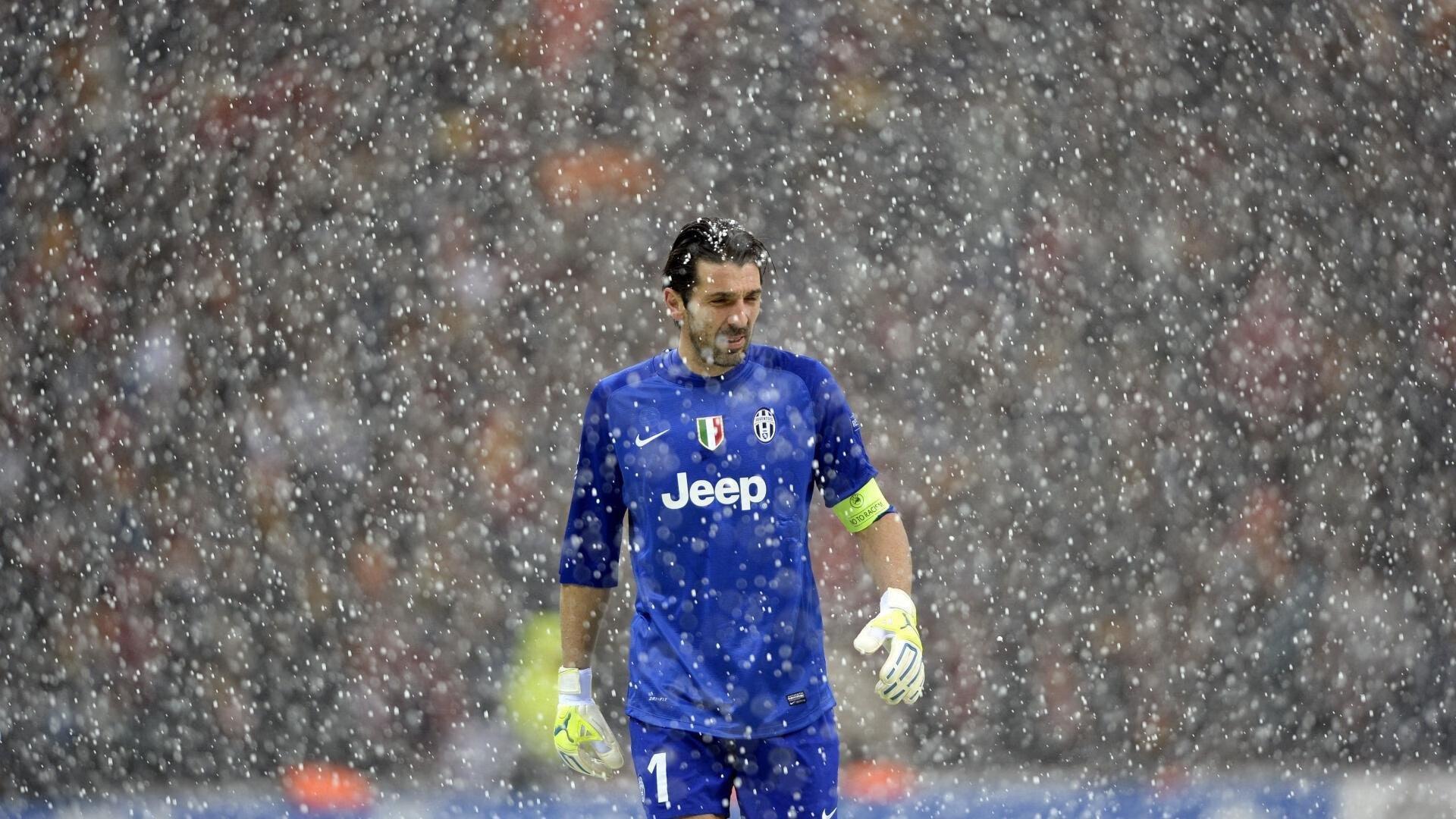 短跑新星闪耀全国田径锦标赛,破纪录夺冠引热议