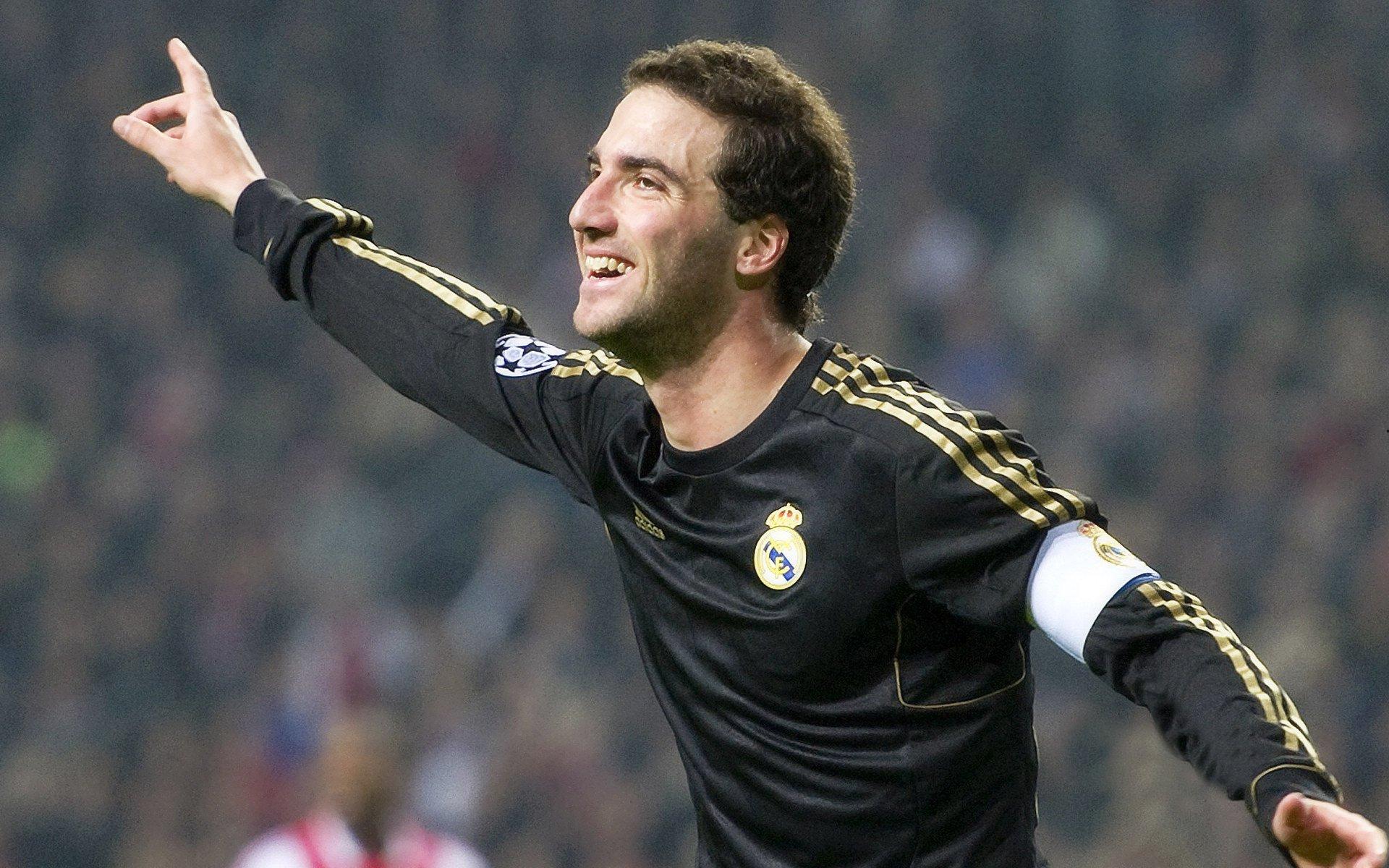 中国滑雪新星闪耀国际赛场，谷爱凌再夺金牌创历史